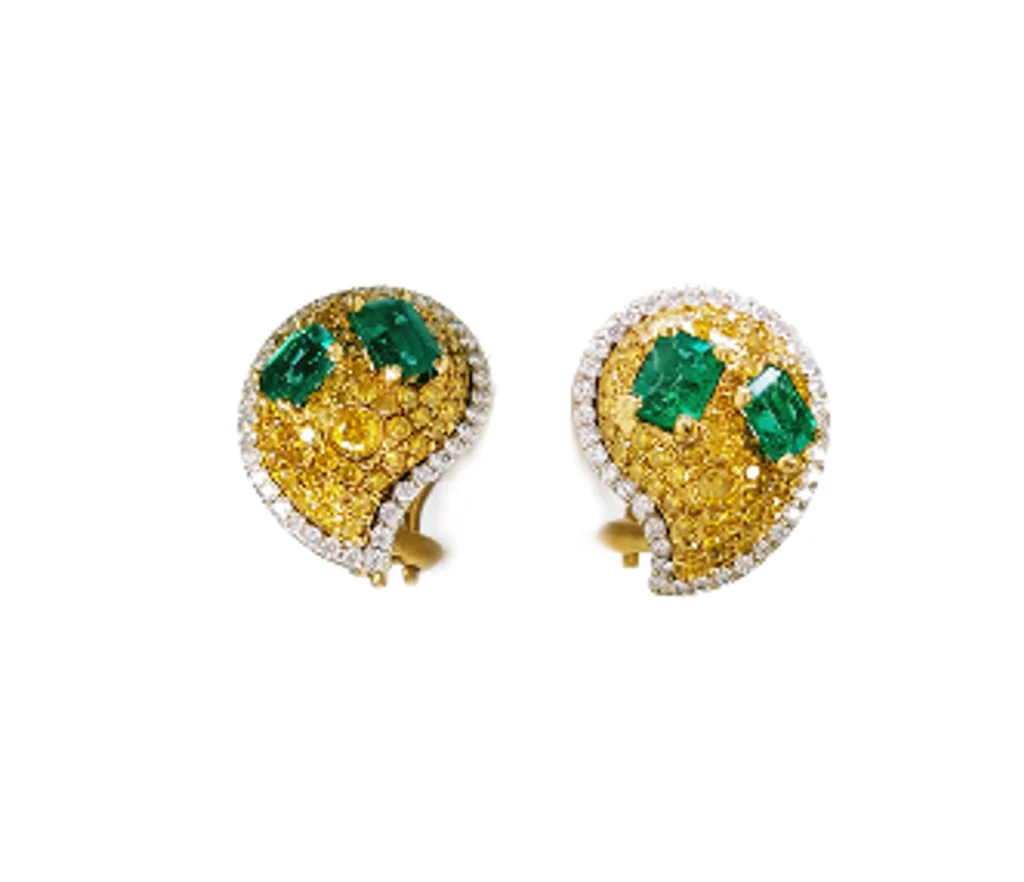 1.17ct Emerald Cluster Earring Gold