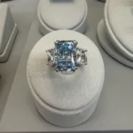 7.10 ct. Fancy Vivid Blue, VVS2 LG blue diamond Ring Gold